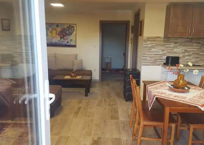 Gyoengyvirag Apartman